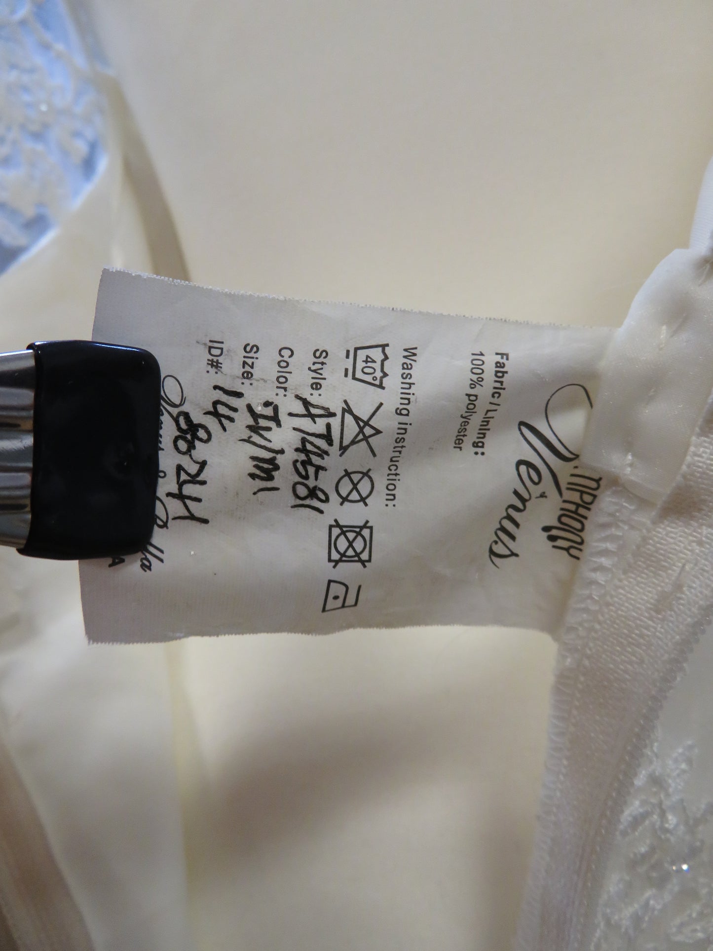 Symphony of Venus - White Lace Beaded Wedding Dress - Trumpet - Size 14