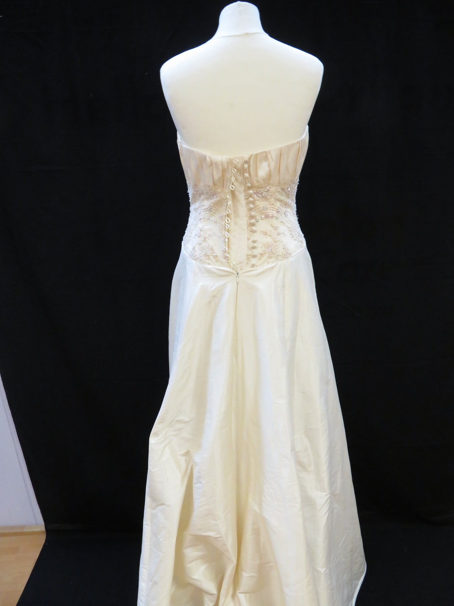 Nicola Anne - White Wedding Dress - Ruched Strapless Size 12