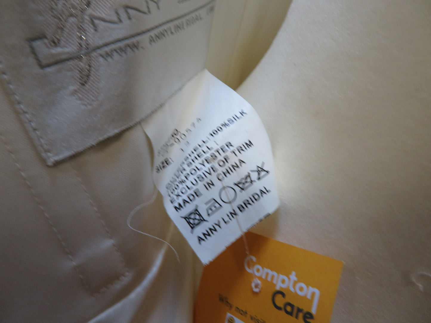 Anny Lint - Strapless Lace - White Wedding Dress - Size 12