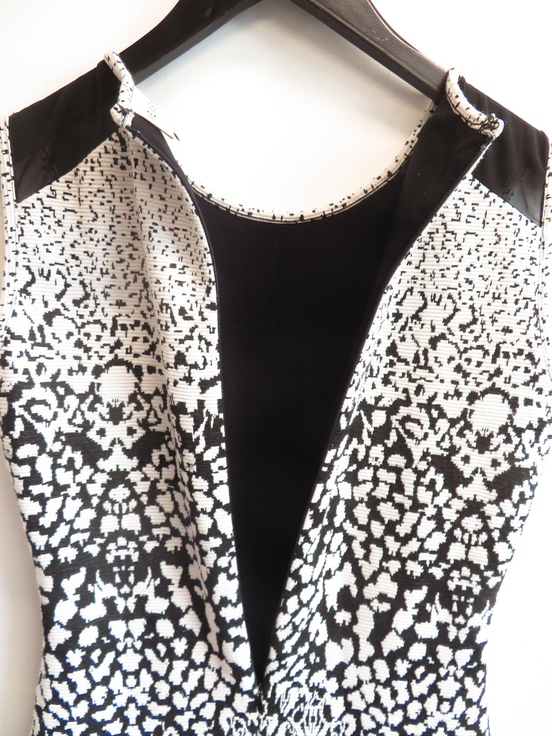 Reiss Womens Bodycon Dress UK 12 Black White Abstract Print Sleeveless Crew Neck